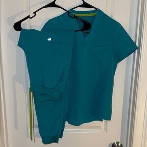 Fabletics Teal Scrub Set